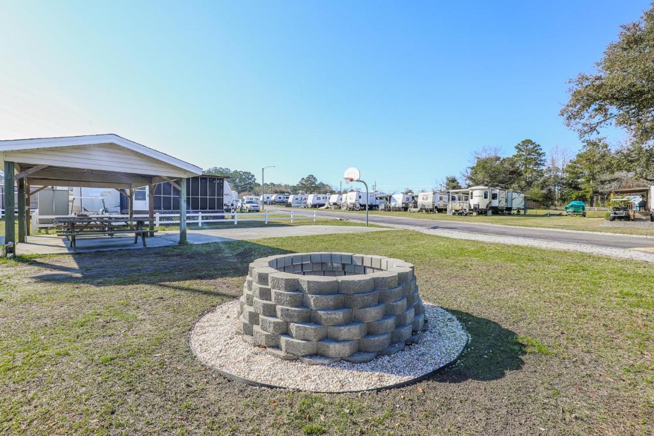 Model Home Near Camp Lejeune With Water View Sneads Ferry Eksteriør billede